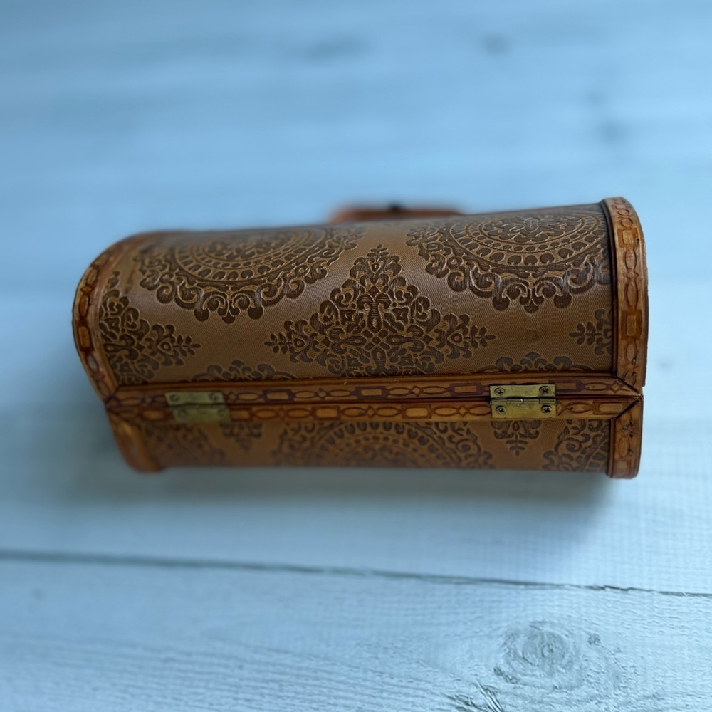 Vintage Wood & Leather Embossed Handbag - Picture 6 of 7